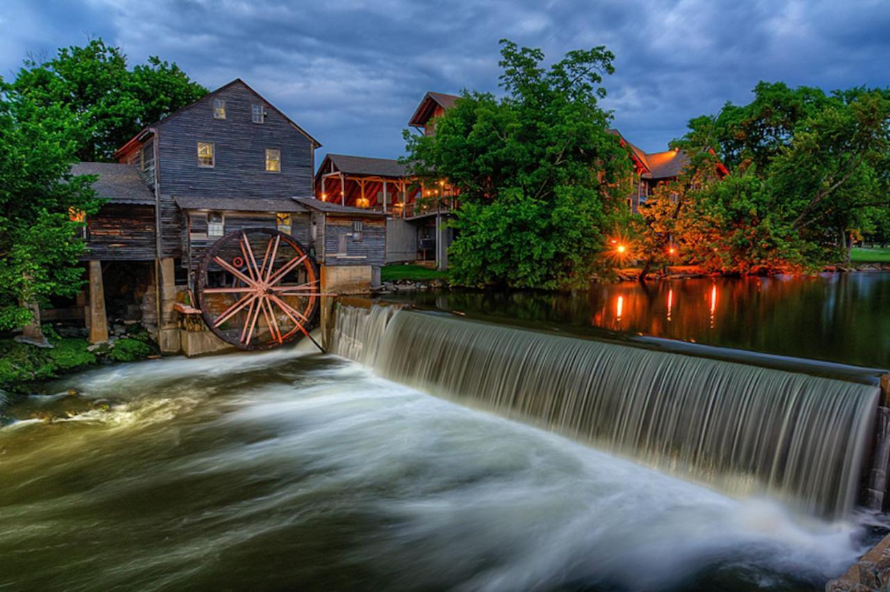 Gritz Carlton, Private Pool, Theater Rm, 1089 Of Free Tickets Each Paid Day, Dollywood And More Sevierville Exterior photo